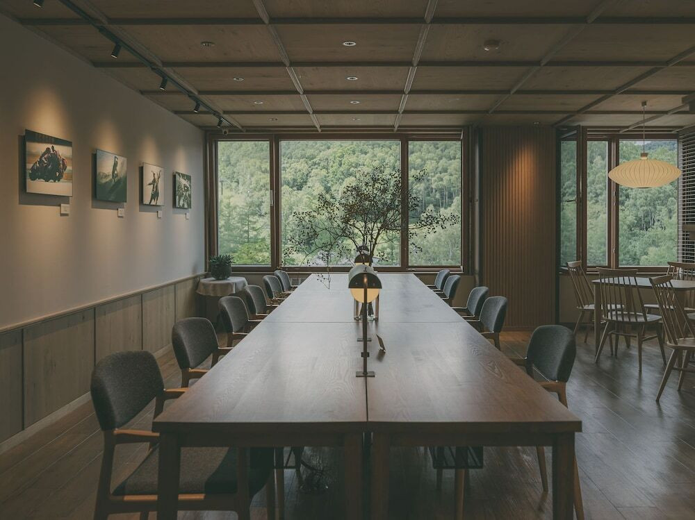 ロビーラウンジ