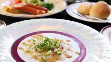 食事・飲み物 / 3