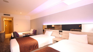 スーペリア ツインルーム+ソファーベッド (洗い場つきバスルーム、トイレ仕切り)