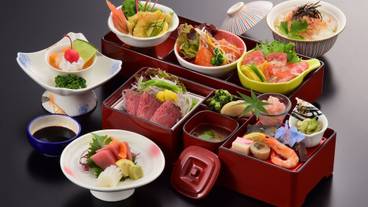 食事・飲み物 / 12