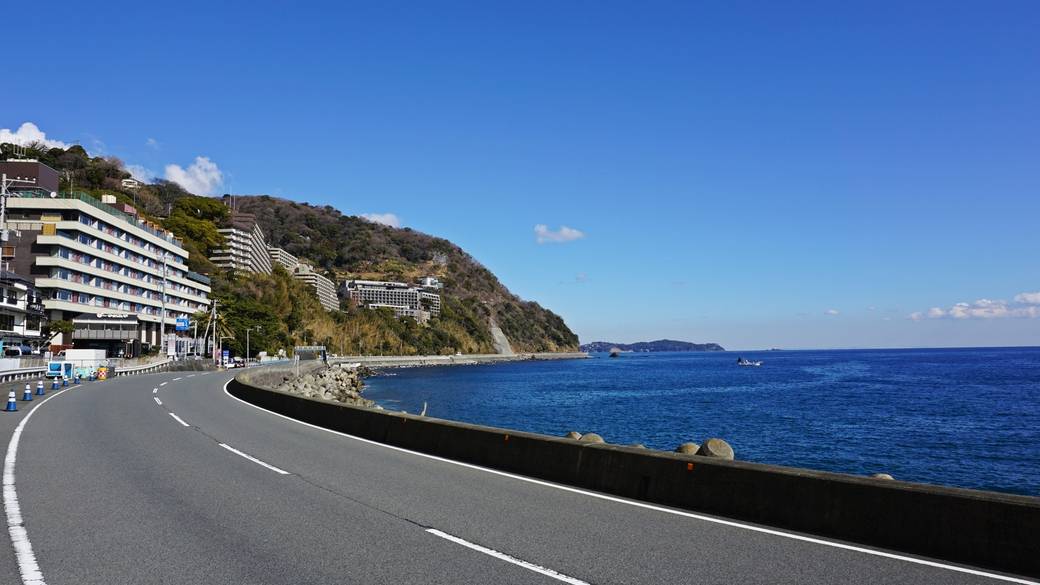 出発は「熱海駅」から
レンタカーでドライブ
 / 1
