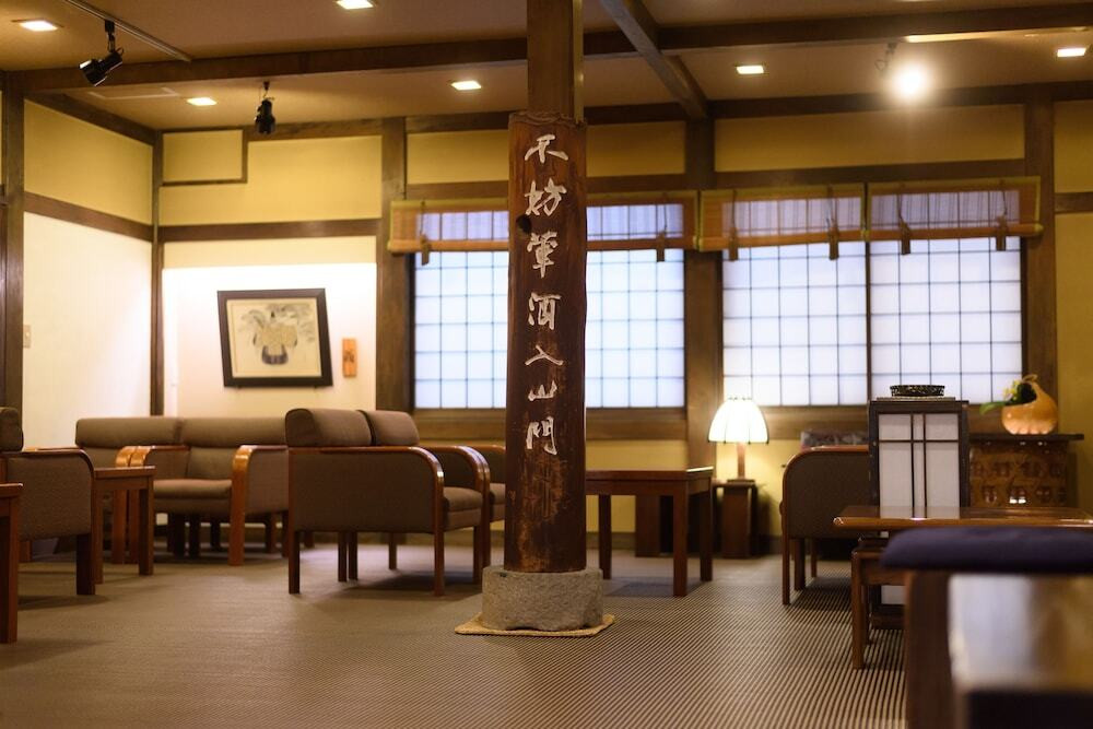 館内は全て畳敷き！トイレが2つある76㎡の客室で快適3951847