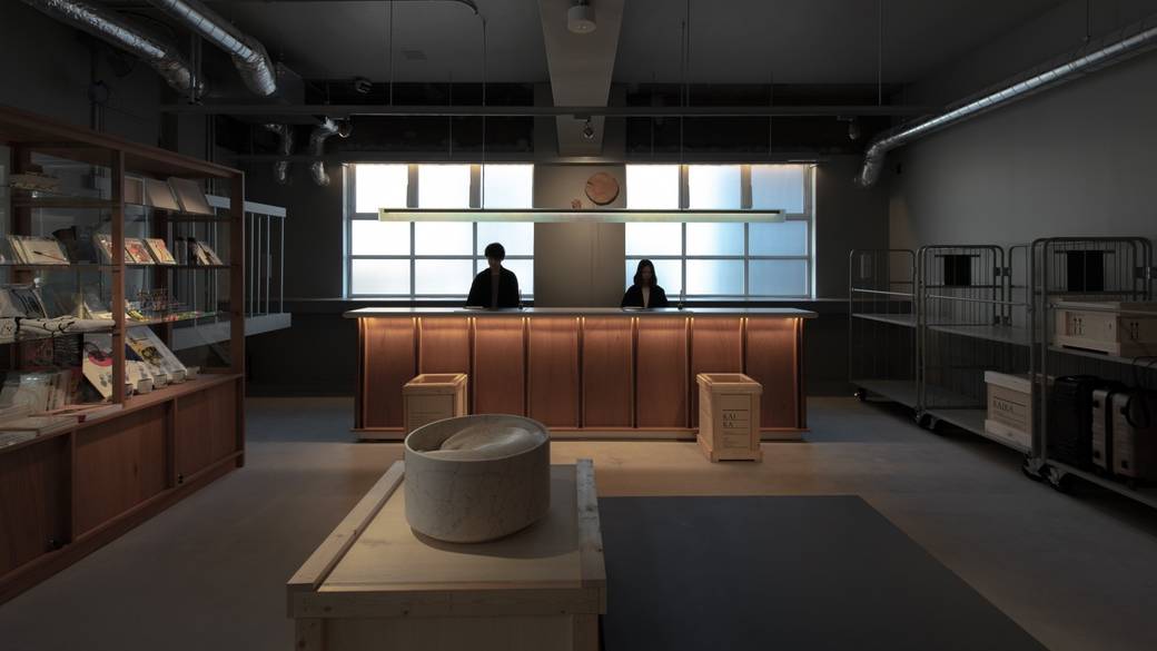 スタイリッシュな
リノベホテルへin / 2