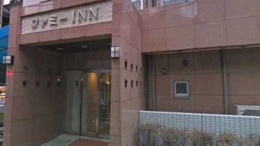 施設の入り口 / 26