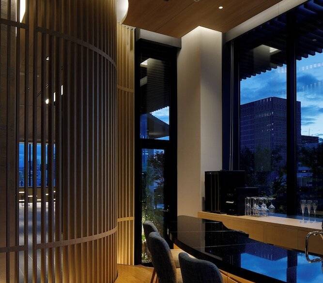 東京の夜景を望む
バー「奏」で一杯 / 2