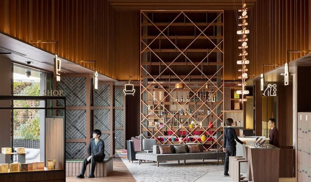 約1200㎡もある広々空間 / 1