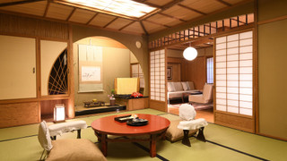 デラックス ルーム ベッド (複数台) 専用バスルーム (8-10 Tatami Mats)