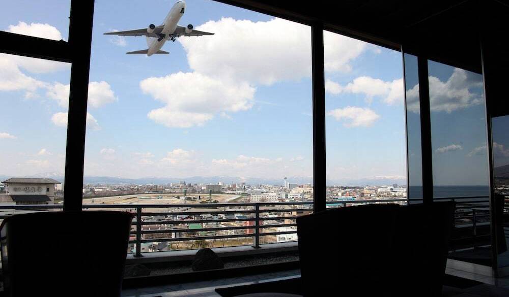 日中は飛行機が見えることも / 4