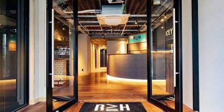 UNDER RAIL WAY HOTEL AKIHABARA