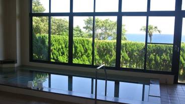 屋内スパ浴槽 / 1