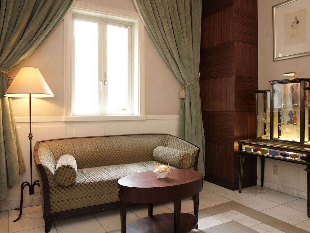 パリのアパルトマンのようなヨーロッパ風のプチホテル3956791