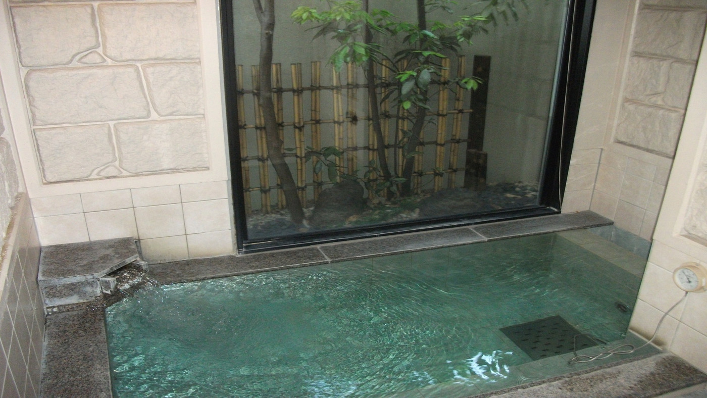 大浴場と無料朝食、WOWOW無料視聴で充実のホテルステイ3927791