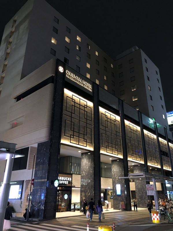 筑紫口を出て左側直ぐです