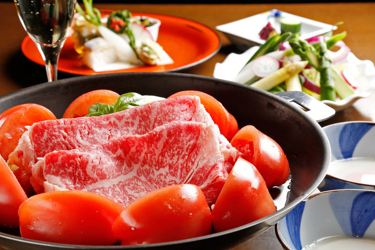 「三田ばさら」料理 27998 割下の甘みとトマトの酸味が絶妙な『トマトすきやき』