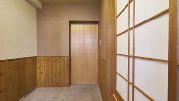 内部エントランス / 2