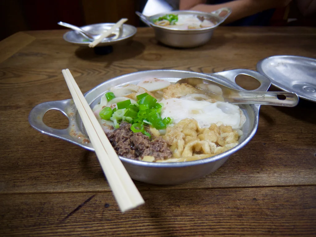 ほっこり甘いだしが染み入るわ～松山B級グルメ鍋焼きうどん7選 | icotto（イコット）