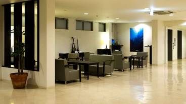 ロビー応接スペース / 3