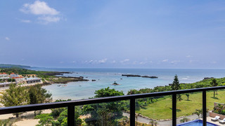 デラックスコーナースイート（2-4階）＜オーシャンビュー＞