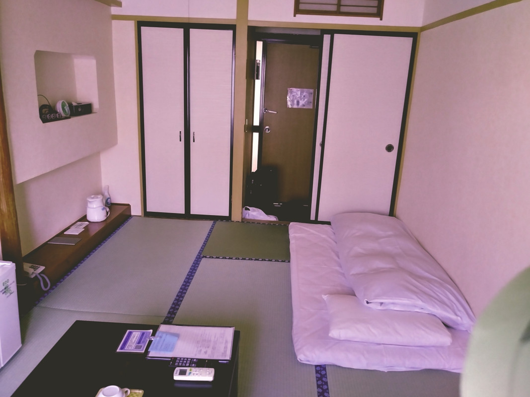 一人用の部屋でも広さは十分。