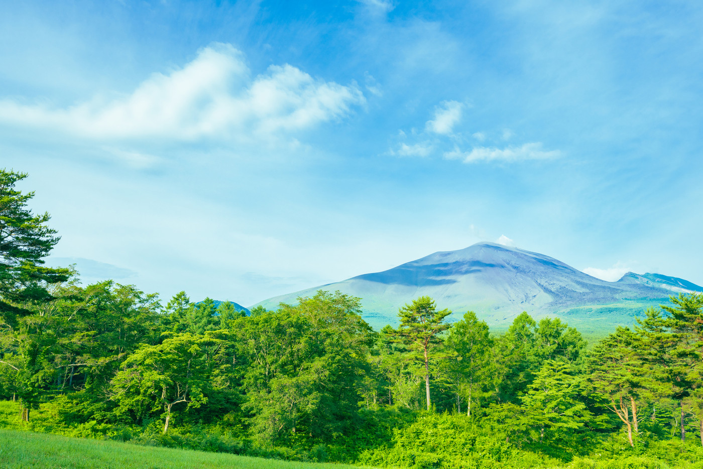 軽井沢 浅間山近郊 自然 快晴の青空風景素材