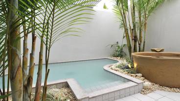 屋内スパ浴槽 / 1