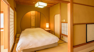 特別棟 [秋の館.和洋室]10帖の和室+クイーンサイズベッド 禁煙