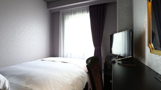 【禁煙】ダブルルーム/ベッド幅140cm×1台/2名まで/13㎡