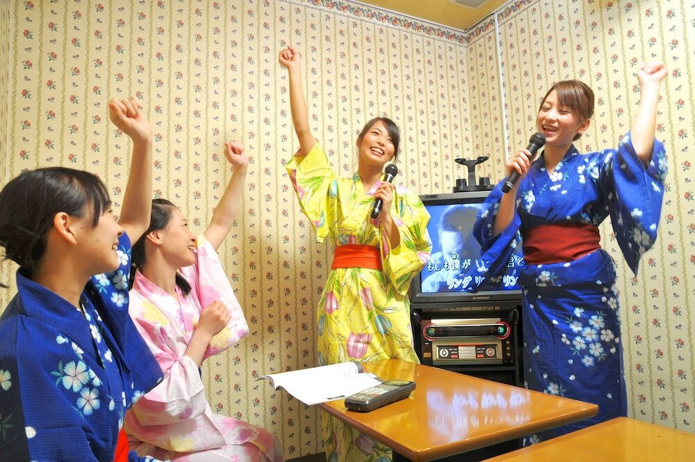 カラオケ ルーム