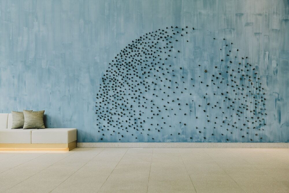 ロビーの壁面アート