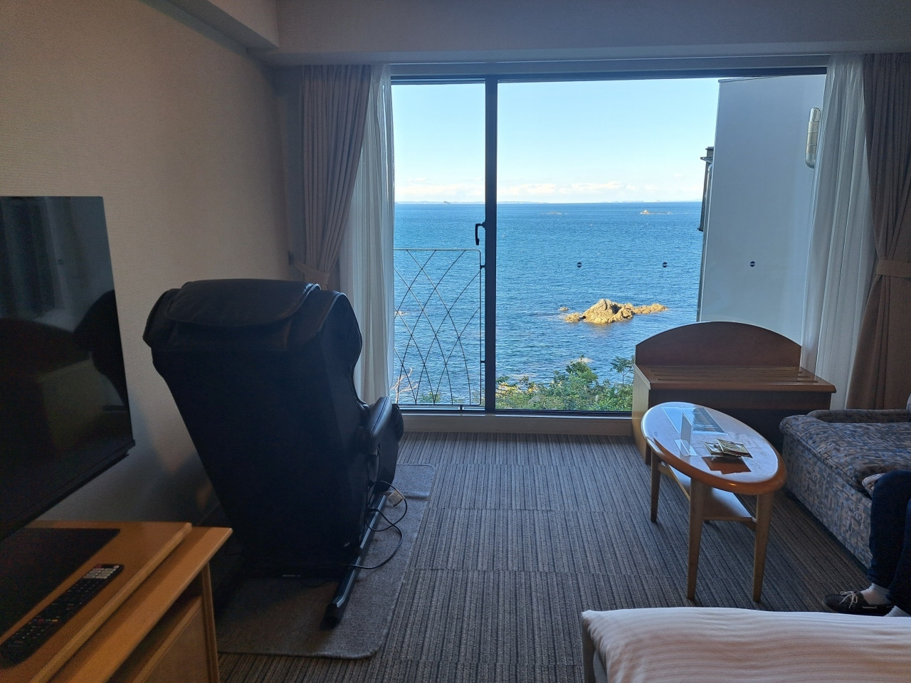 日本酒片手に伊勢海老に舌鼓♪3390296