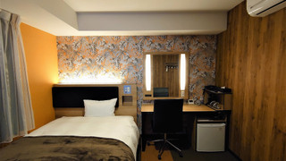 ダブルルーム ダブルベッド 1 台 喫煙可