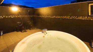 屋外スパ浴槽 / 2