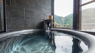 [和モダン洋室] 30平米 + 専用テラス5平米 信楽焼露天風呂 喫煙可