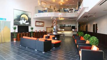 ロビー応接スペース / 3