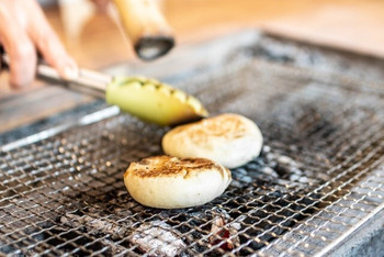 「おやき工房えんまん」 料理 112729646 おやき(野沢菜とネギ味噌)