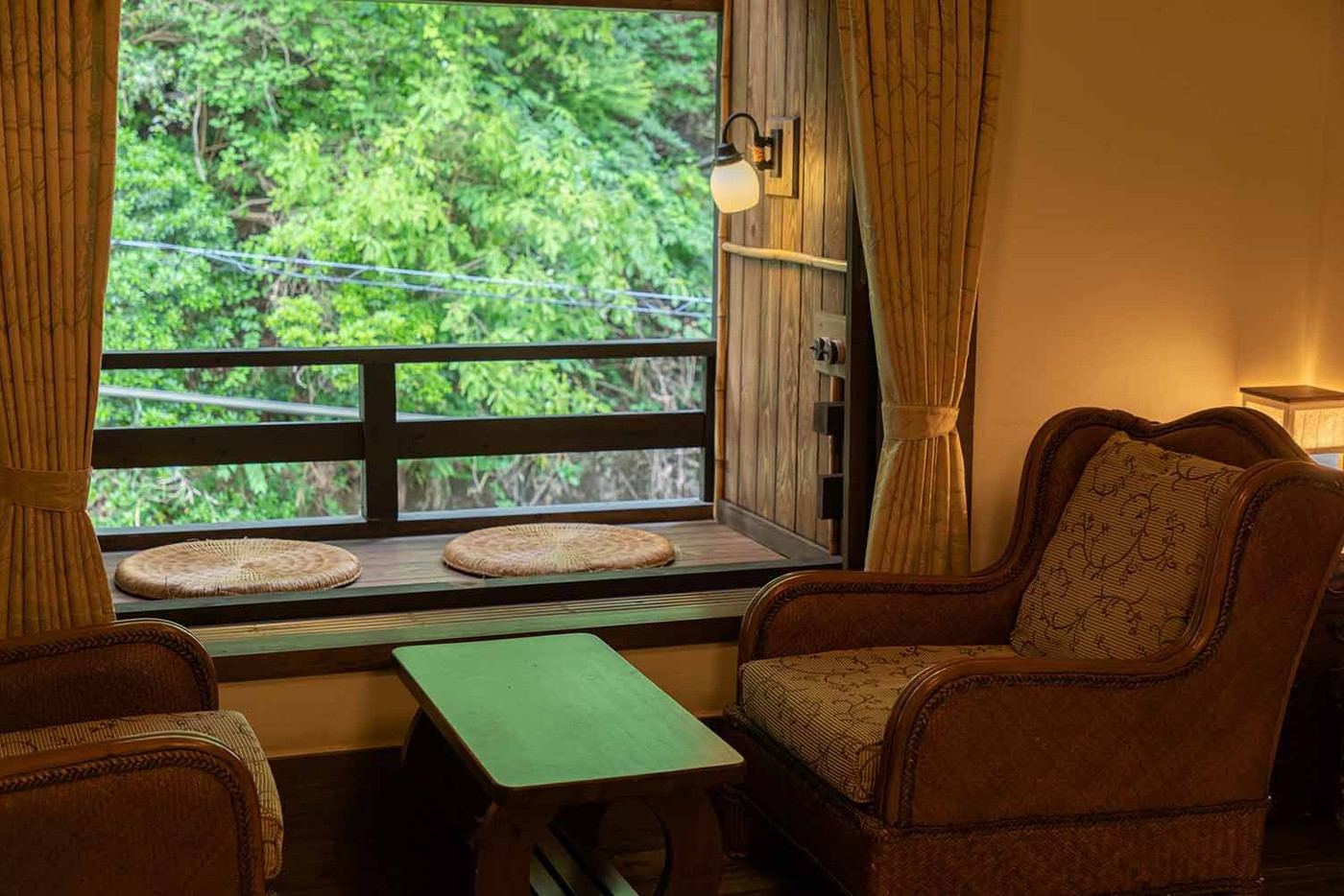 黒川温泉の夜明け　【熊本県阿蘇郡南小国町】