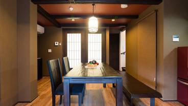 客室内のダイニングエリア / 6