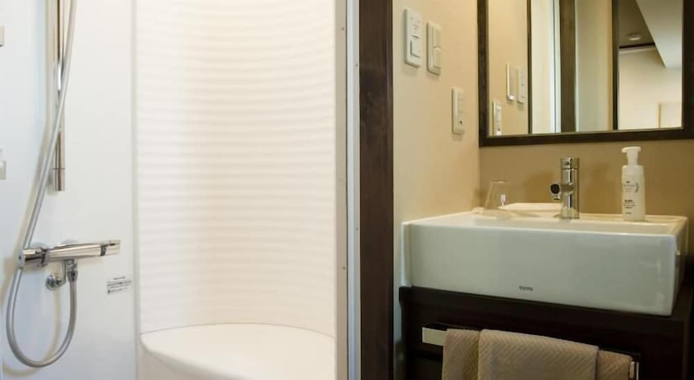 バスルームのシャワー