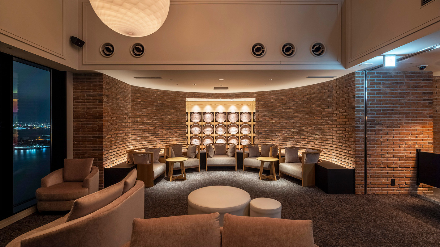 ラウンジ「灯」