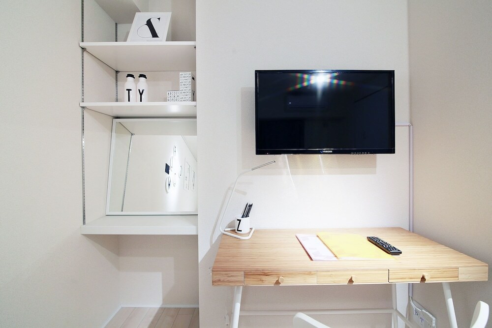 静かな環境で仕事に集中できる、モダン客室のホテル3448979