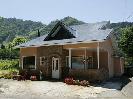 GUESTHOUSE CAFE＆BAR UNILA / 1