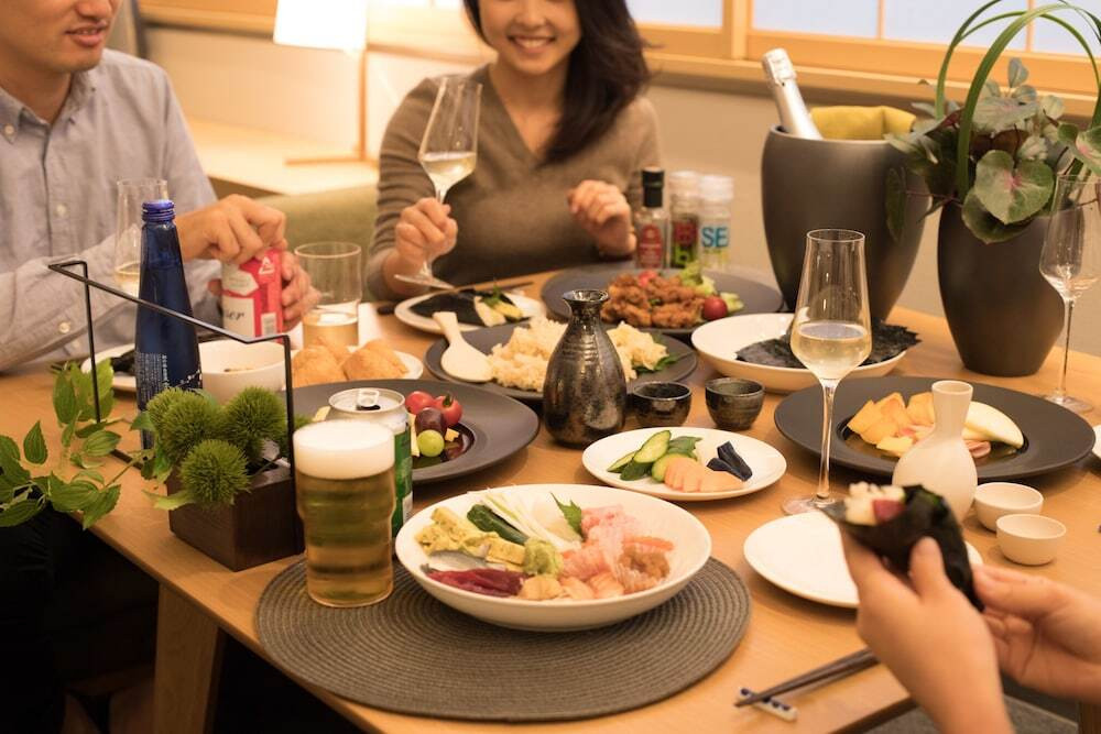 客室内のダイニングエリア