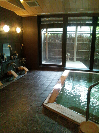 地元の日本酒と共に。名物の「香具焼紅鱒（かぐやひめ）」が気になる！3503264