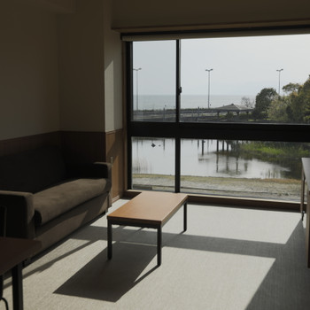 落ち着いた色合いで居心地抜群4067831