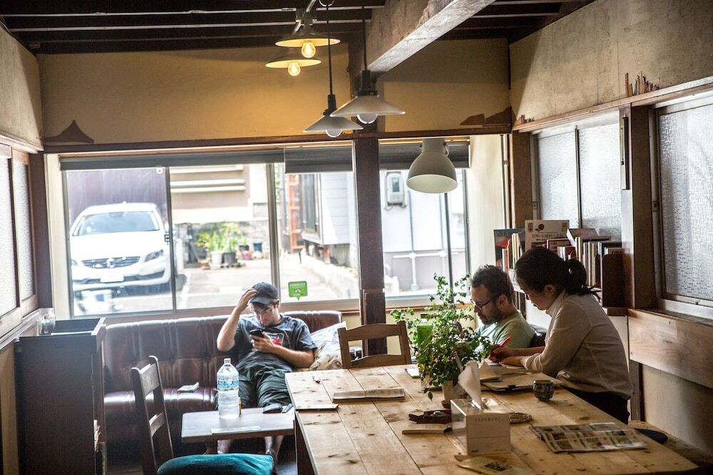 ロビーラウンジ