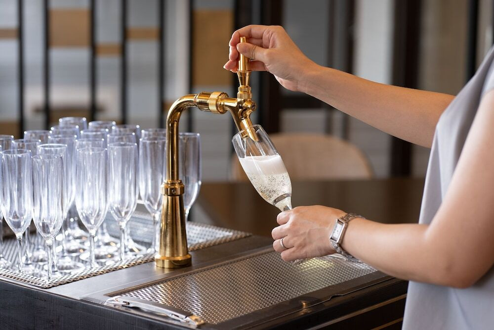 函館駅から徒歩約1分！ひこま豚や勝手丼で山海の幸をいただく4769520