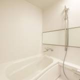 スタイリッシュな
バスルーム / 3