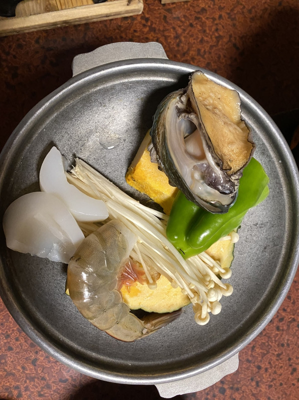 鮑は大きなもので美味しい