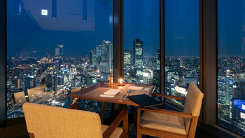 「Sky Dining 天空」 内観 103065346 窓側テーブル