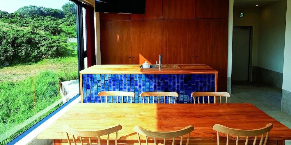 客室内のダイニングエリア